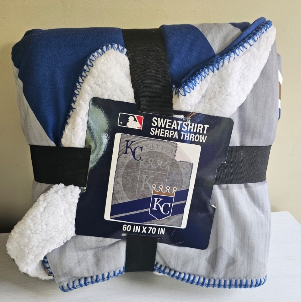 MLB Kansas City Royals Sherpa Throw Blanket 60" X 70" New With Tags